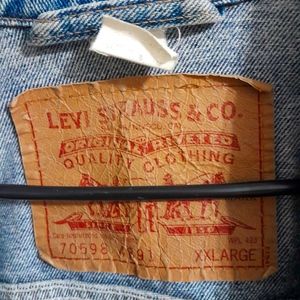 Levi's